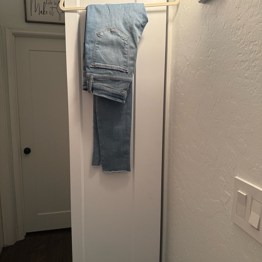 Frame Denim Light Blue Ankle & Cropped Jeans